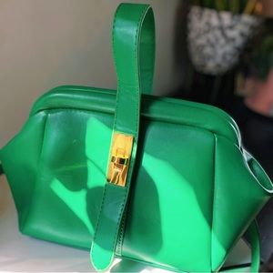 💚 Beautiful Kelly Green faux leather bag!